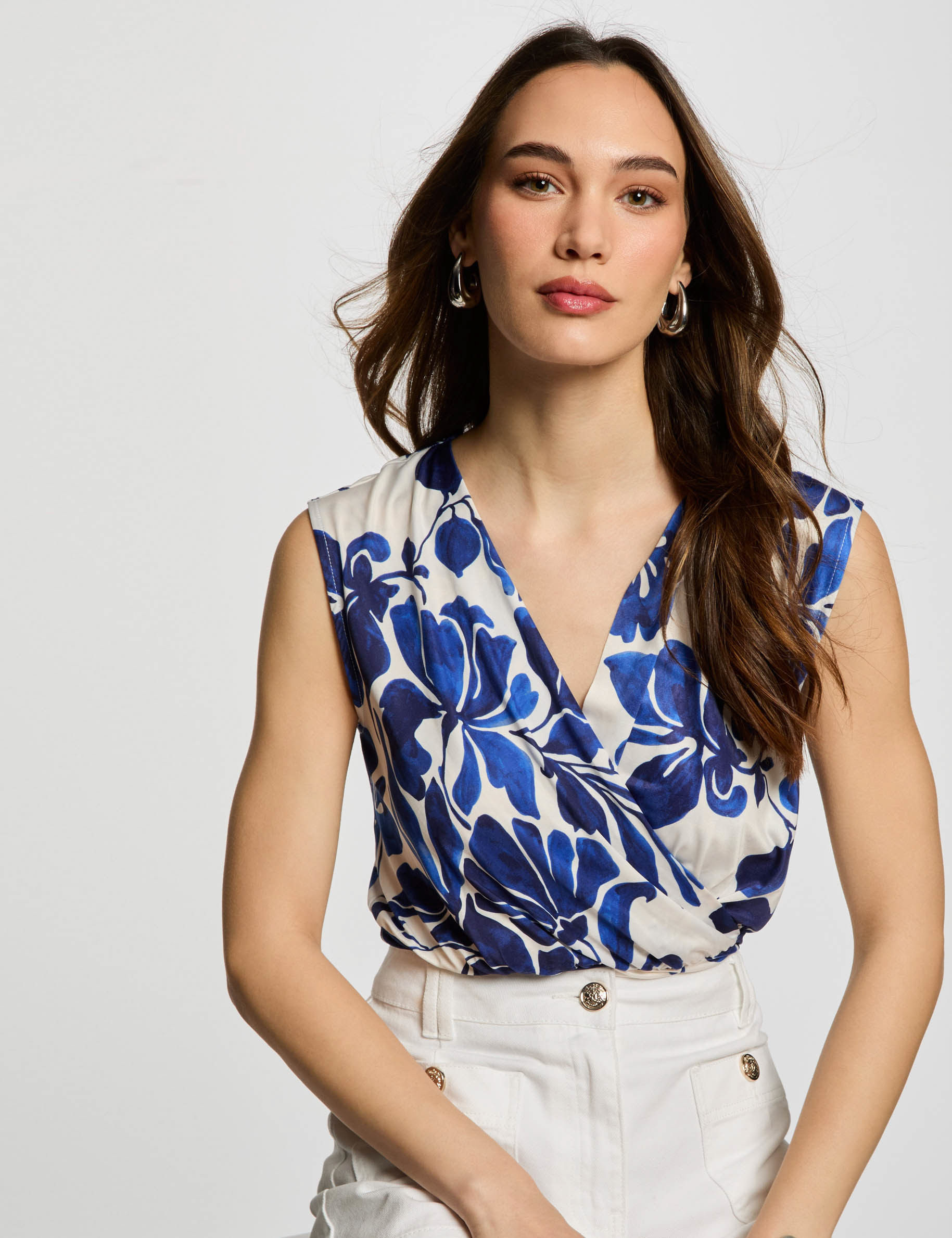 mouwloze tanktop helder wit vrouw Mouwloze tanktop helder wit vrouw