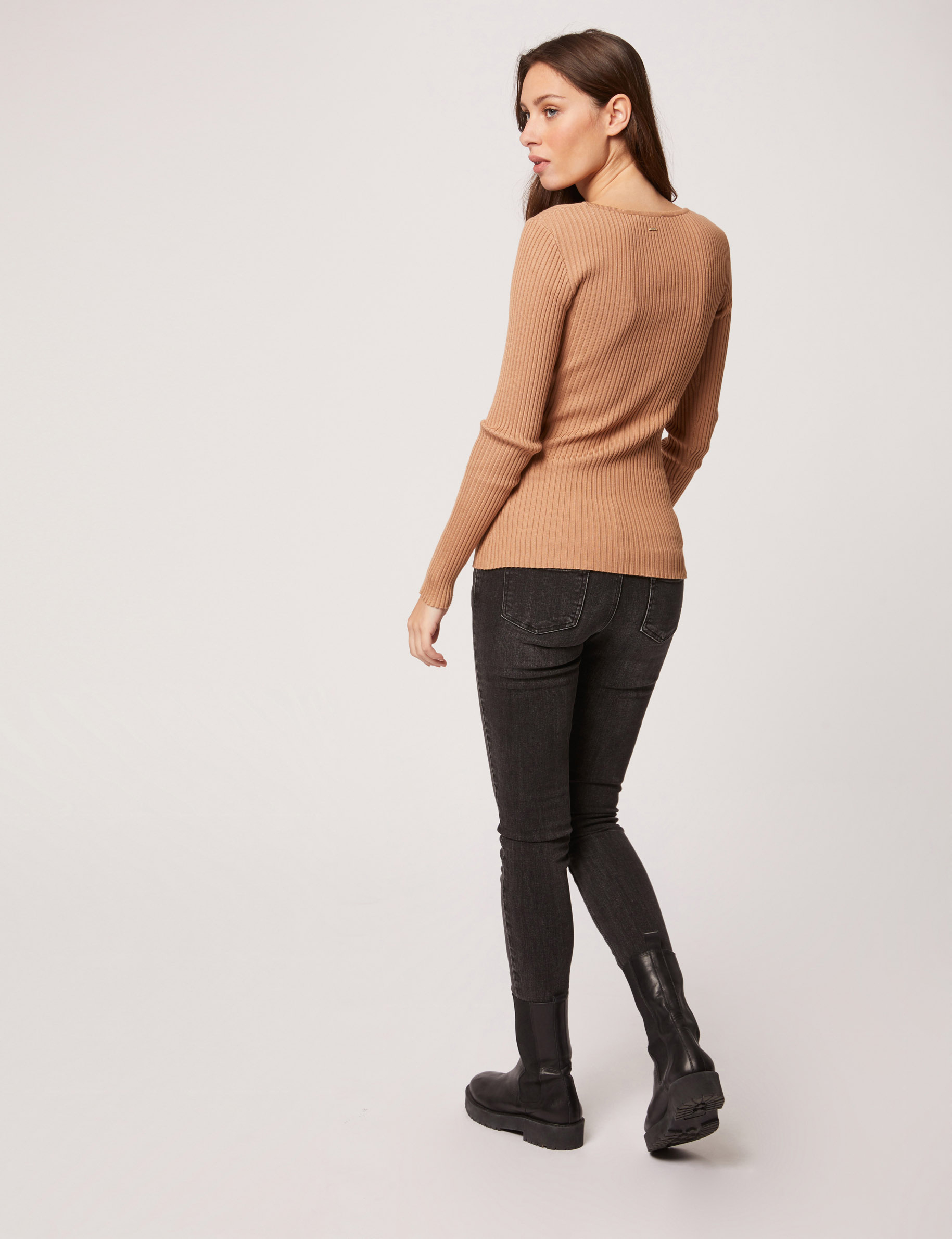 Ribgebreide trui met lange mouwen camel vrouw
