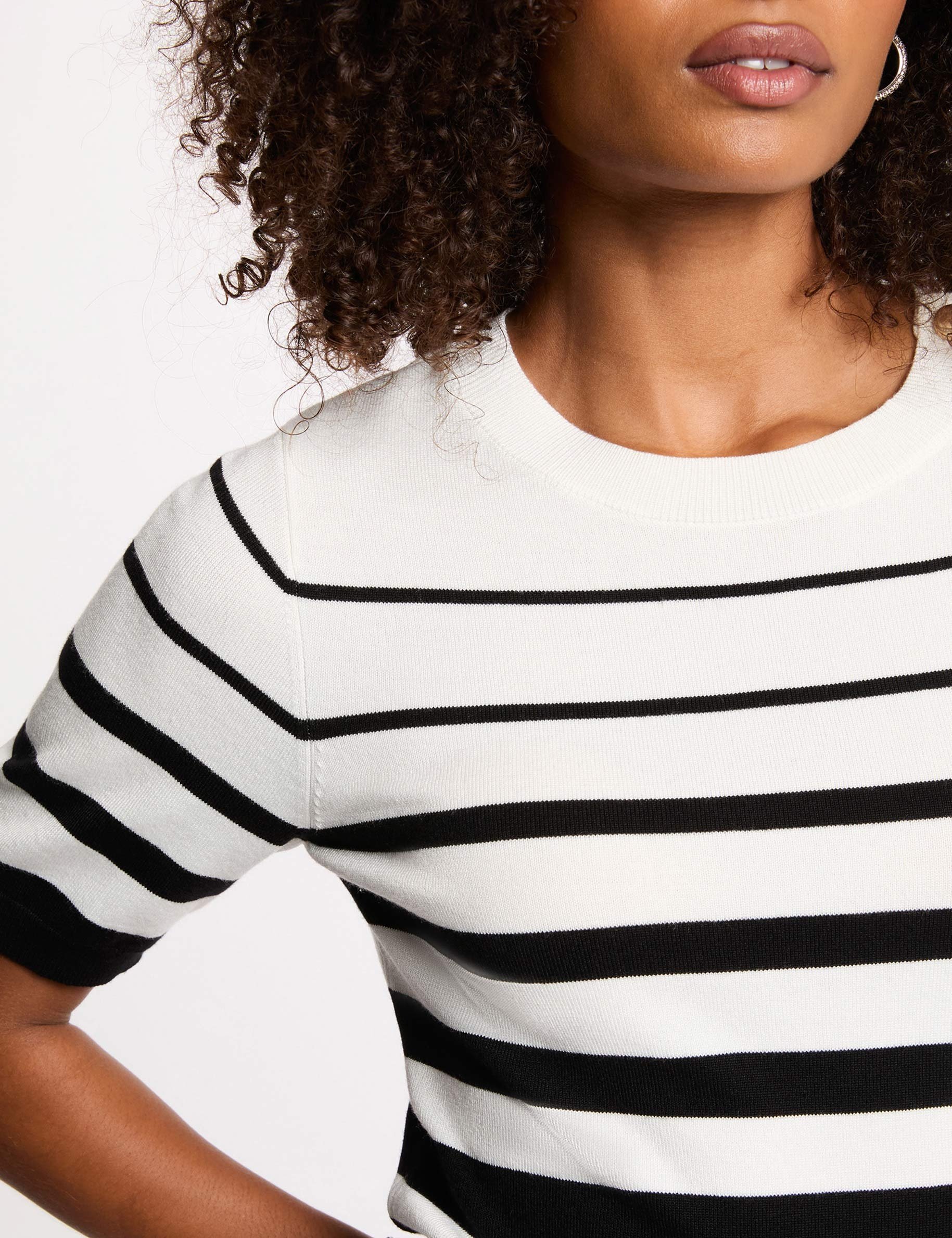 Pull ray&eacute; manches courtes blanc femme