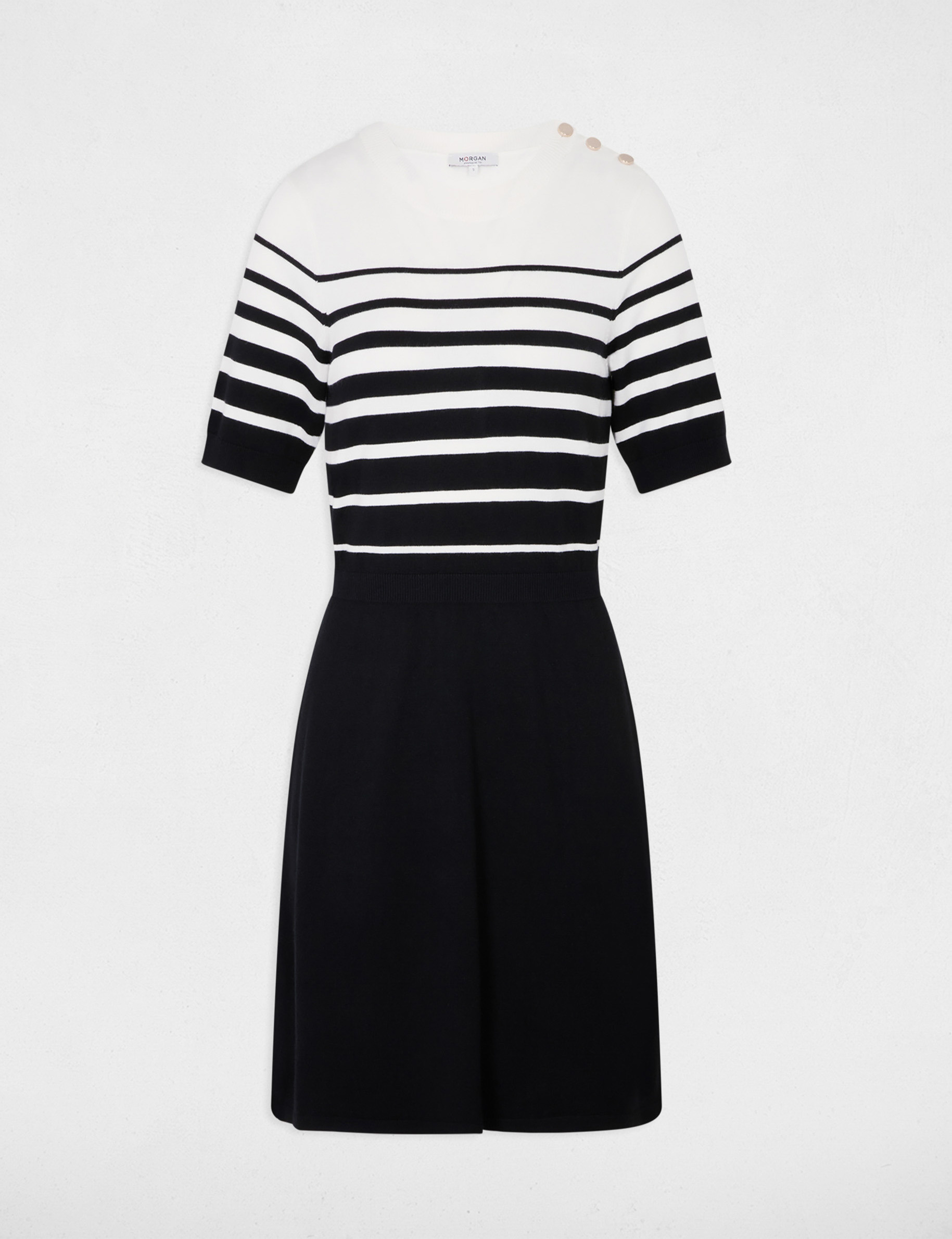 Korte gebreide jurk, casual chic zwart vrouw