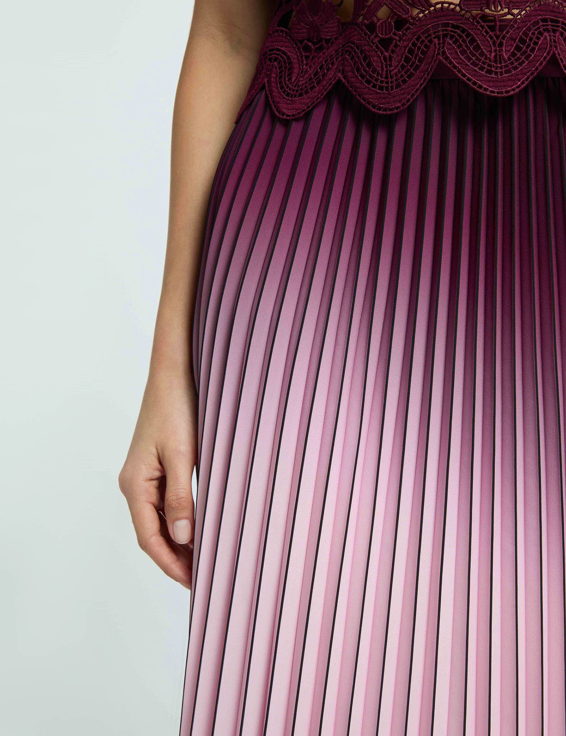 Jupe longue pliss&eacute;e prune femme