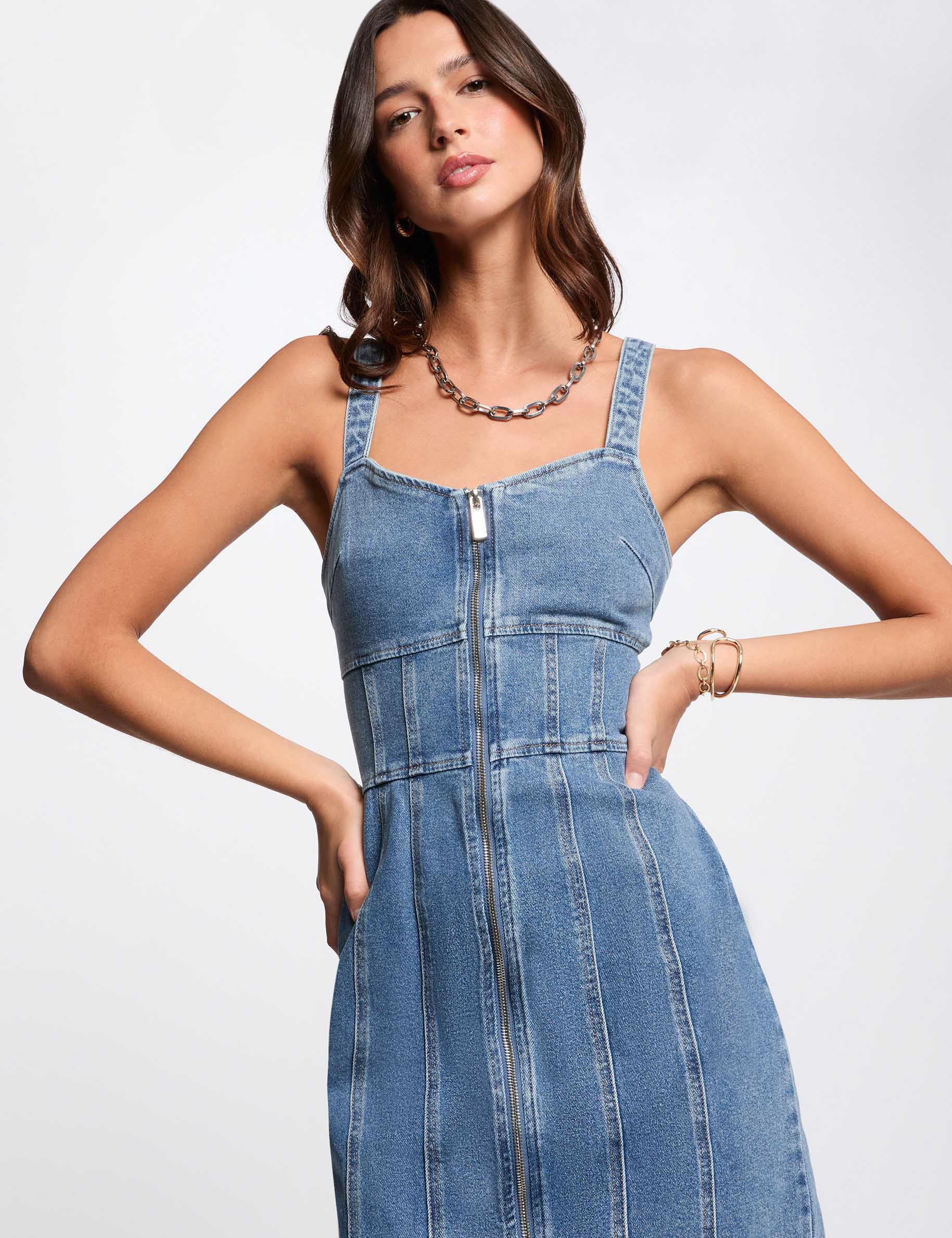 robe courte ajustee en jean denim stone femme Robe courte ajustée en jean denim stone femme