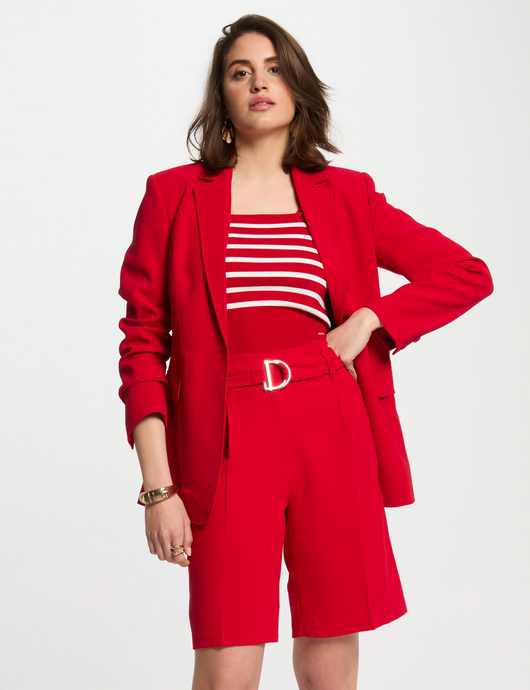 bermuda droit a pinces rouge femme Bermuda droit à pinces rouge femme