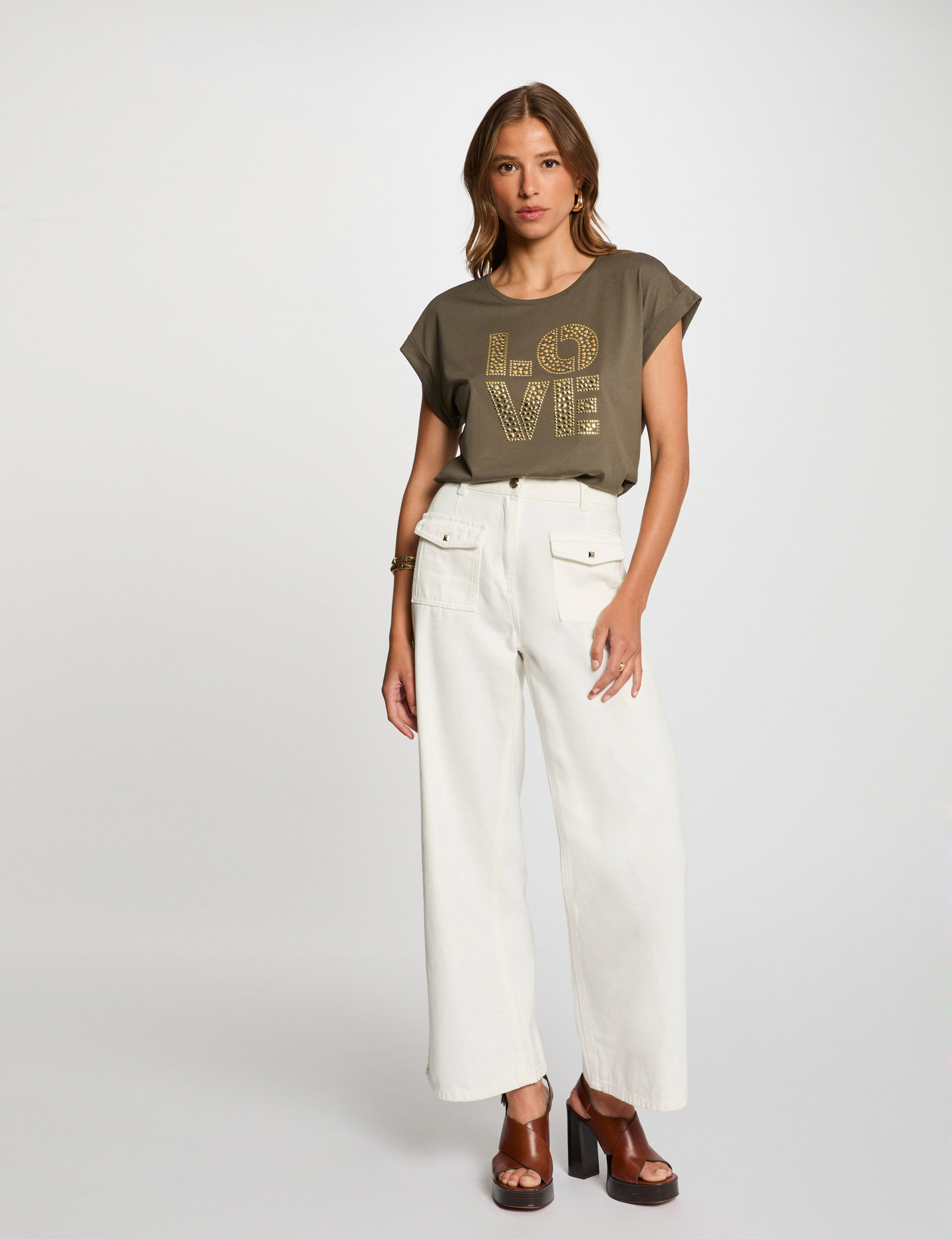 t shirt met opschrift brons vrouw T-shirt met opschrift brons vrouw