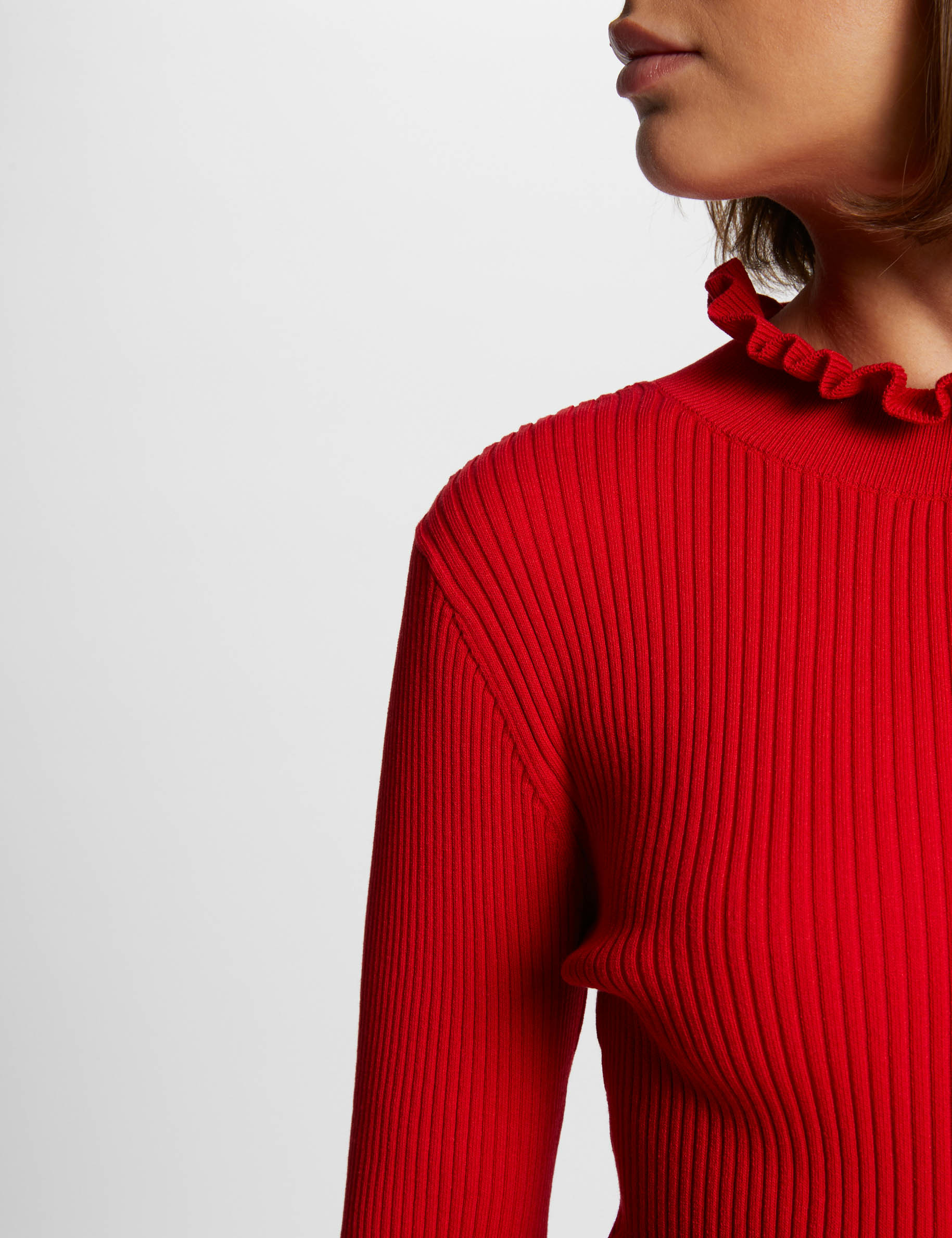 getailleerde sweaterjurk met versiering rood vrouw Getailleerde sweaterjurk met versiering rood vrouw