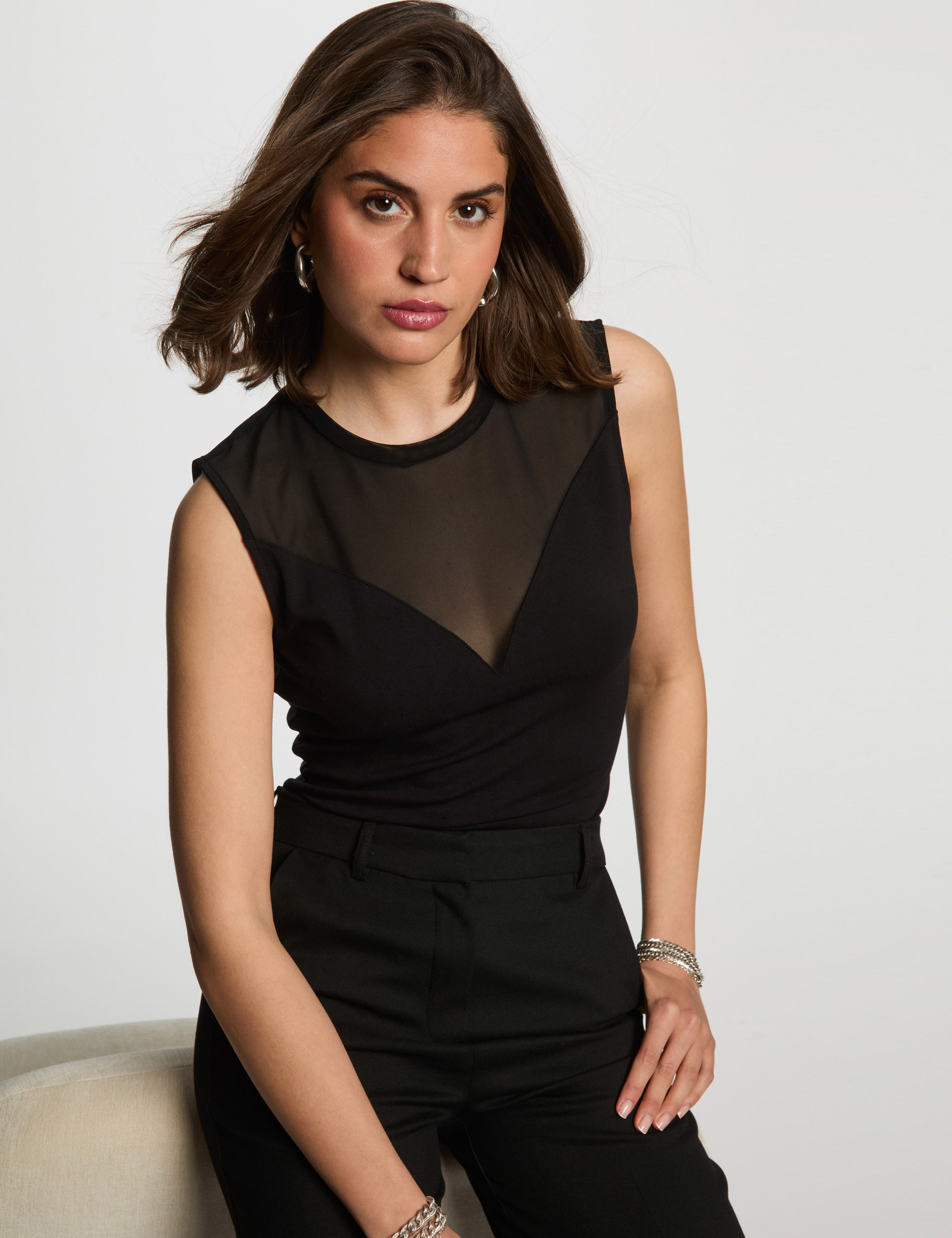 mouwloze tanktop zwart vrouw Mouwloze tanktop zwart vrouw