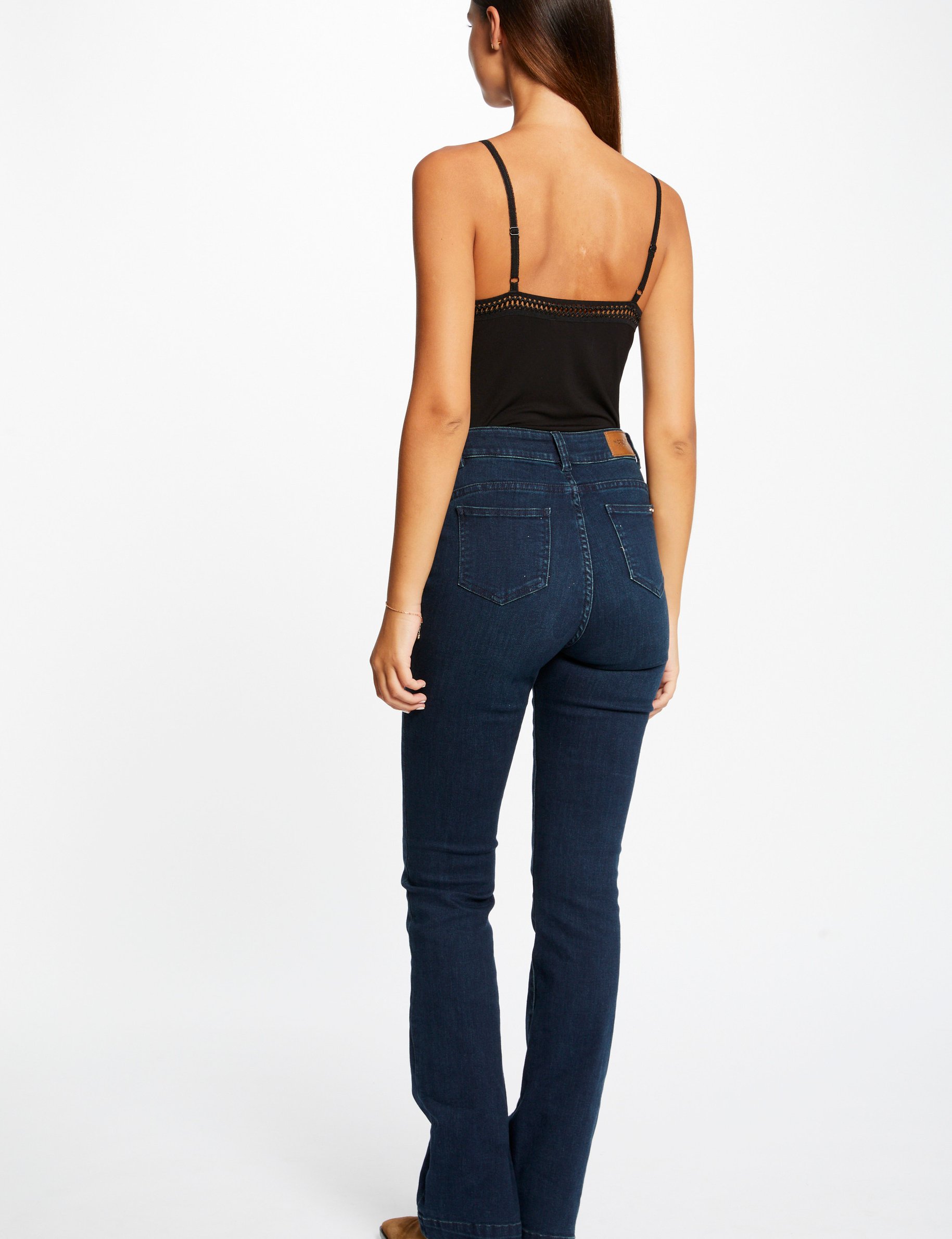 tanktop met dunne bandjes kant zwart vrouw Tanktop met dunne bandjes kant zwart vrouw