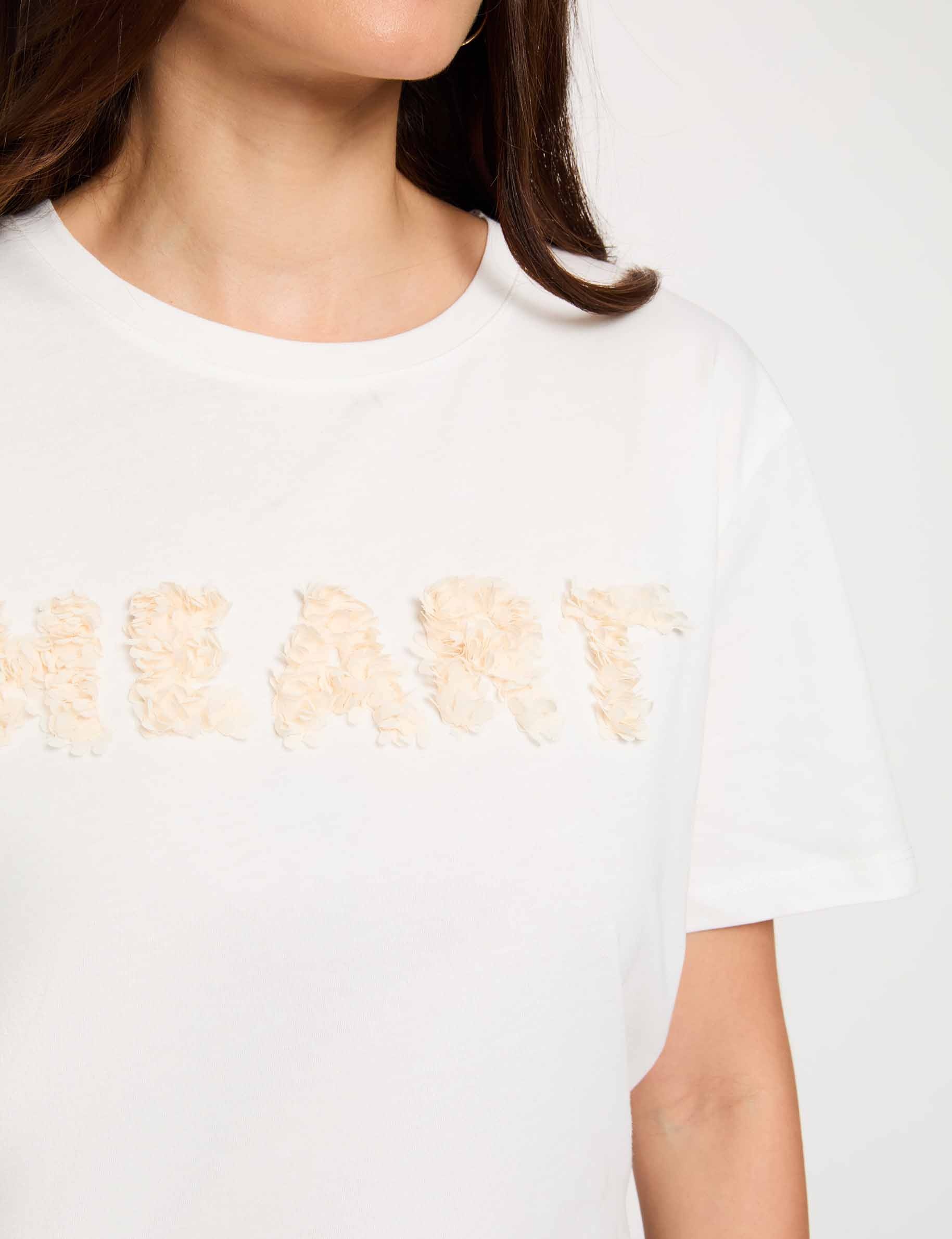 T-shirt met reli&euml;f borduursel helder wit vrouw