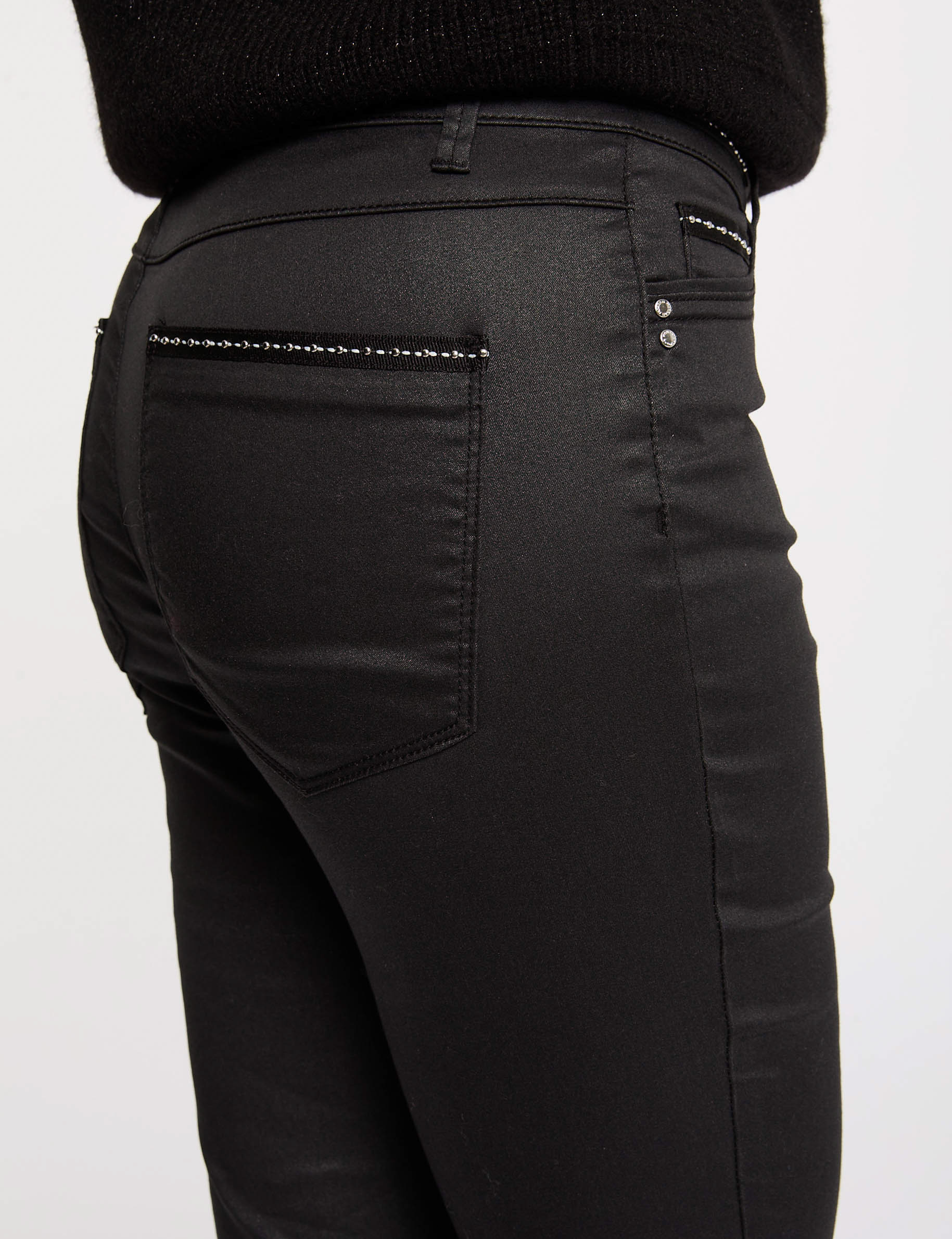 gecoate slim fit broek zwart vrouw Gecoate slim-fit broek zwart vrouw