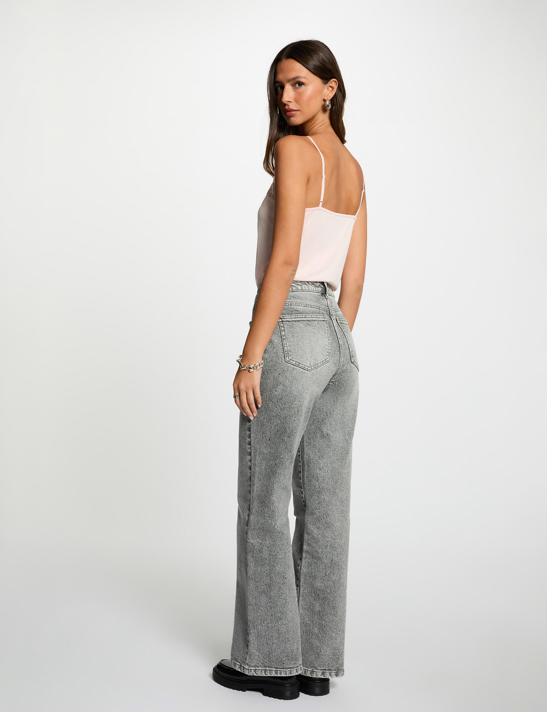 D&eacute;bardeur &agrave; dentelle rose clair femme