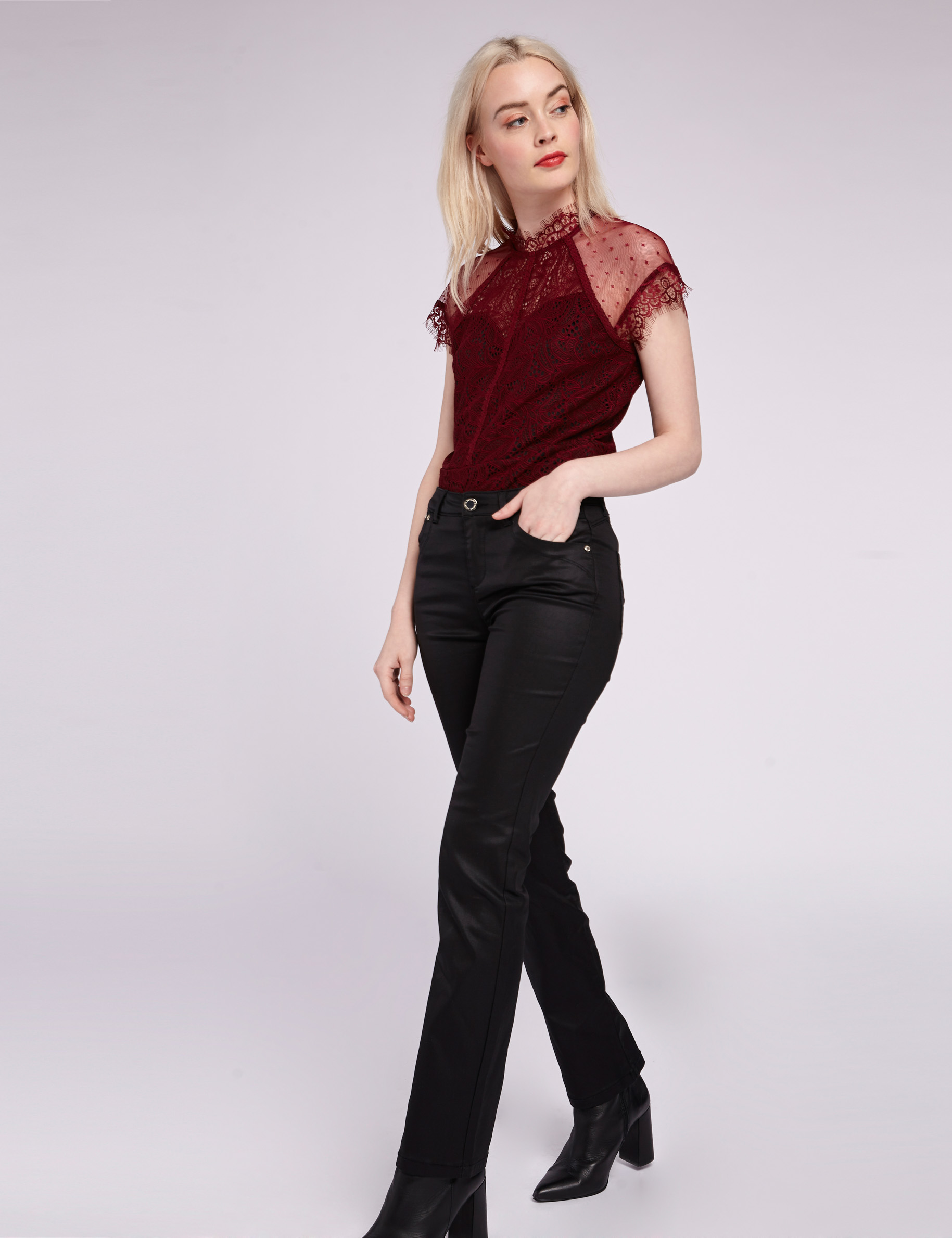 Blouse manches courtes dentelle plumetis bordeaux femme