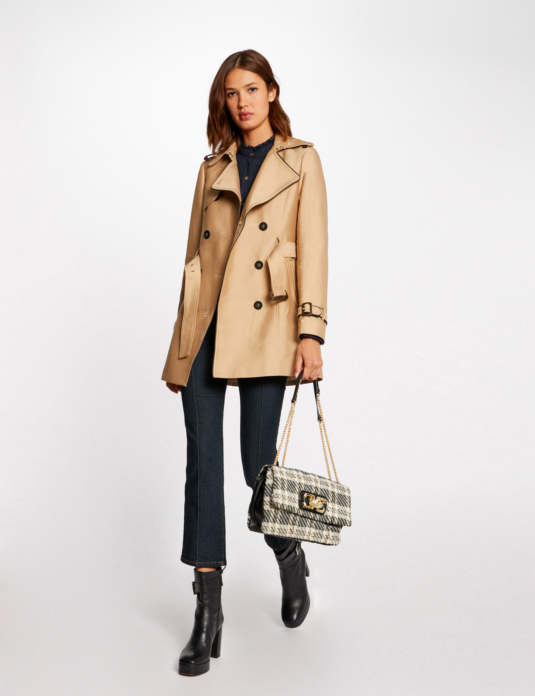 Rechte trenchcoat met knopen en ceintuur beige vrouw