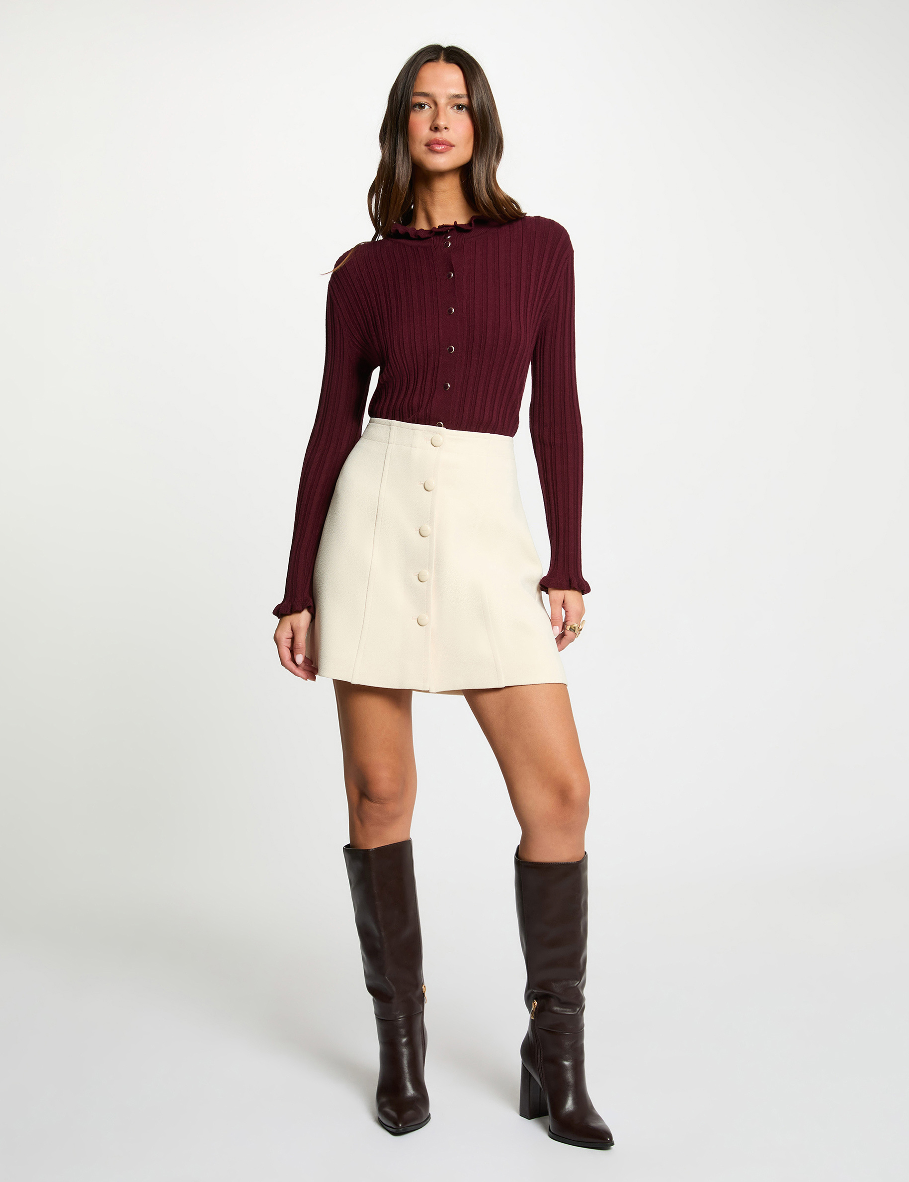 Jupe courte ajust&eacute;e creme femme