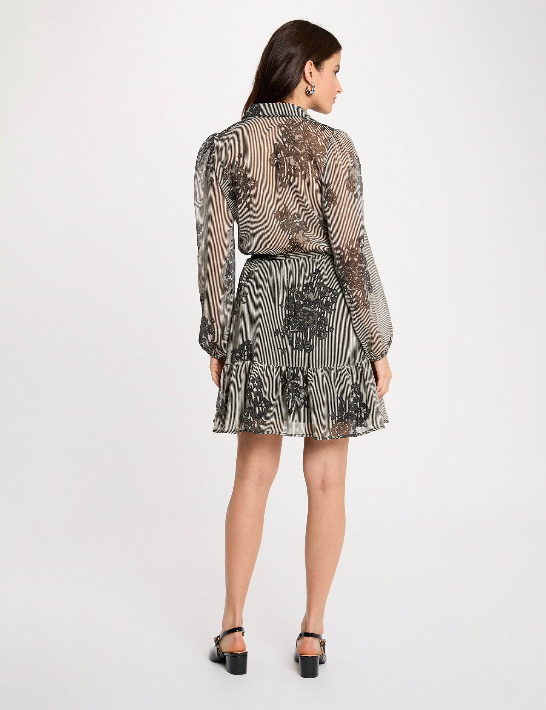 Korte, soepele jurk meerkleurig vrouw