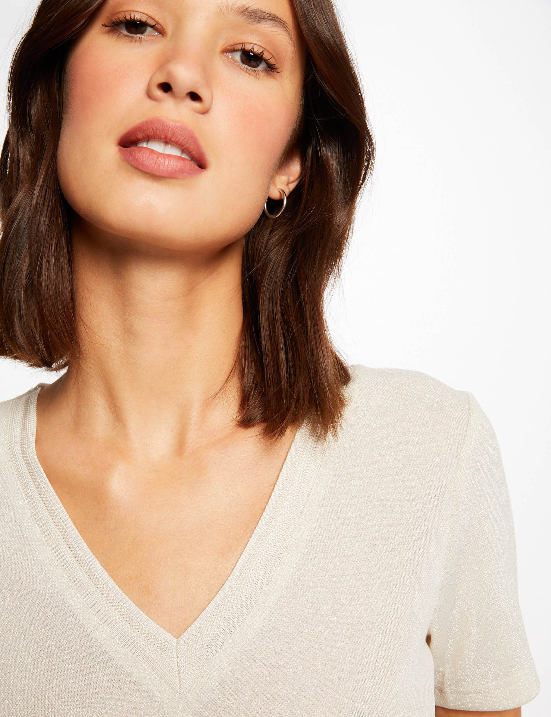 t shirt met korte mouwen en v hals ivoor vrouw T-shirt met korte mouwen en V-hals ivoor vrouw