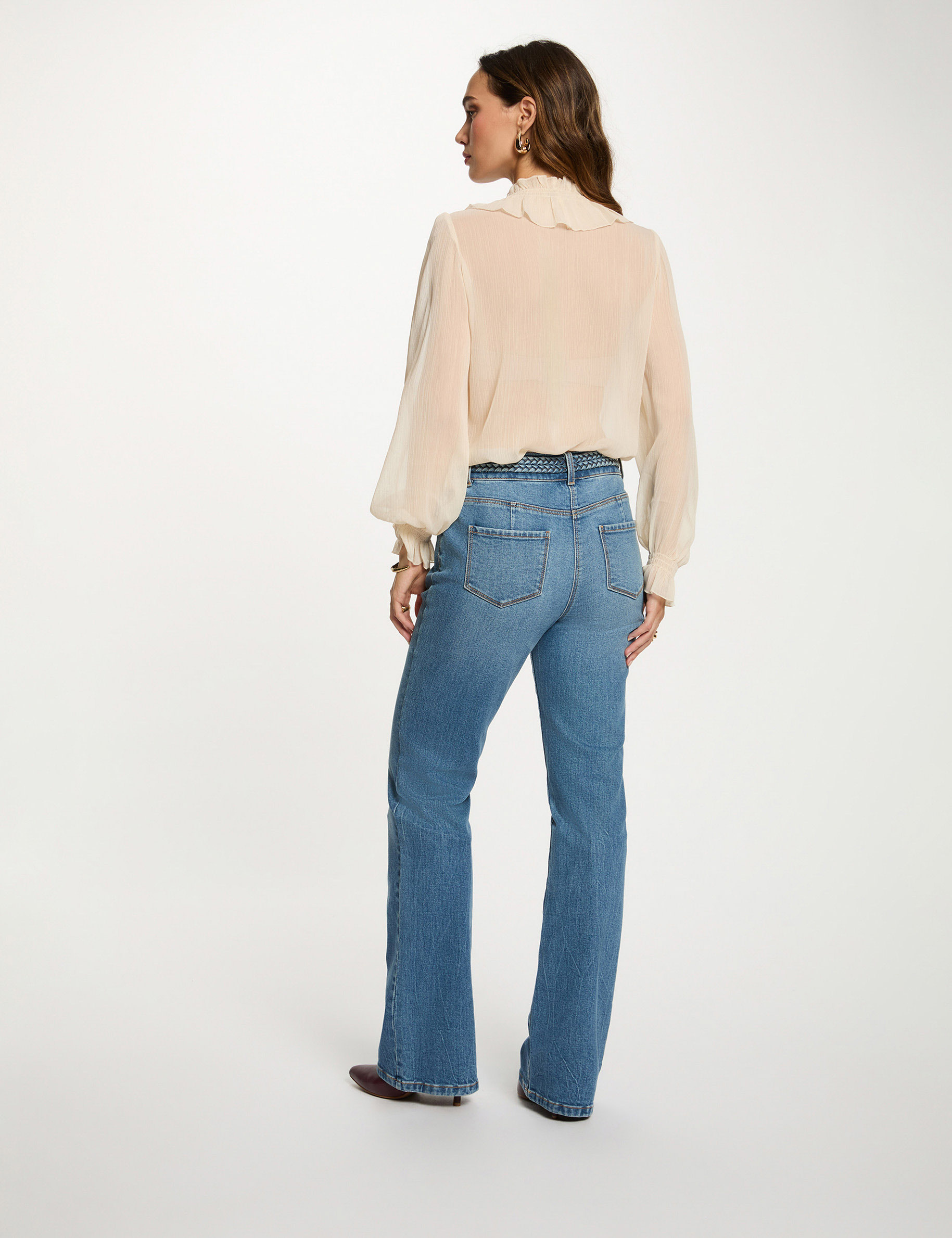 vloeiende blouse met v hals creme vrouw Vloeiende blouse met V-hals creme vrouw
