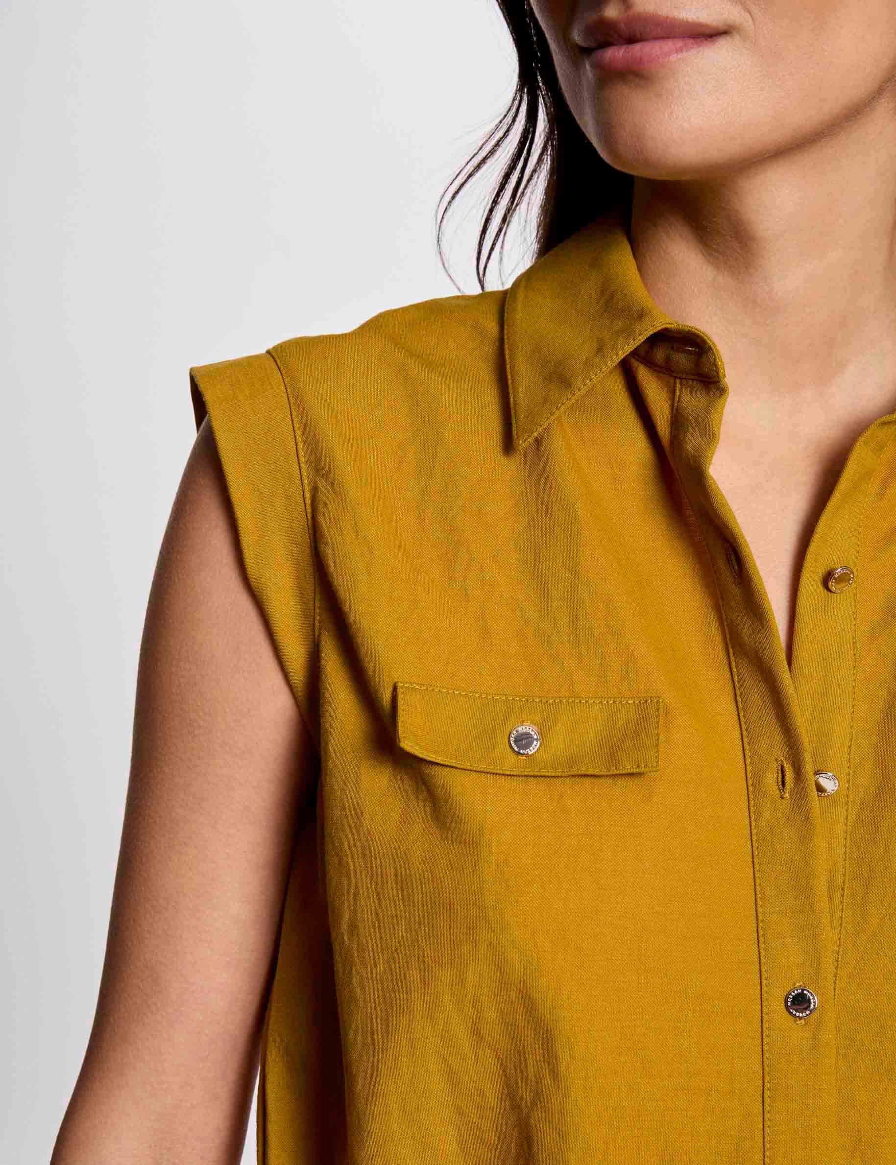 mouwloze blouse mosterd geel vrouw Mouwloze blouse mosterd geel vrouw
