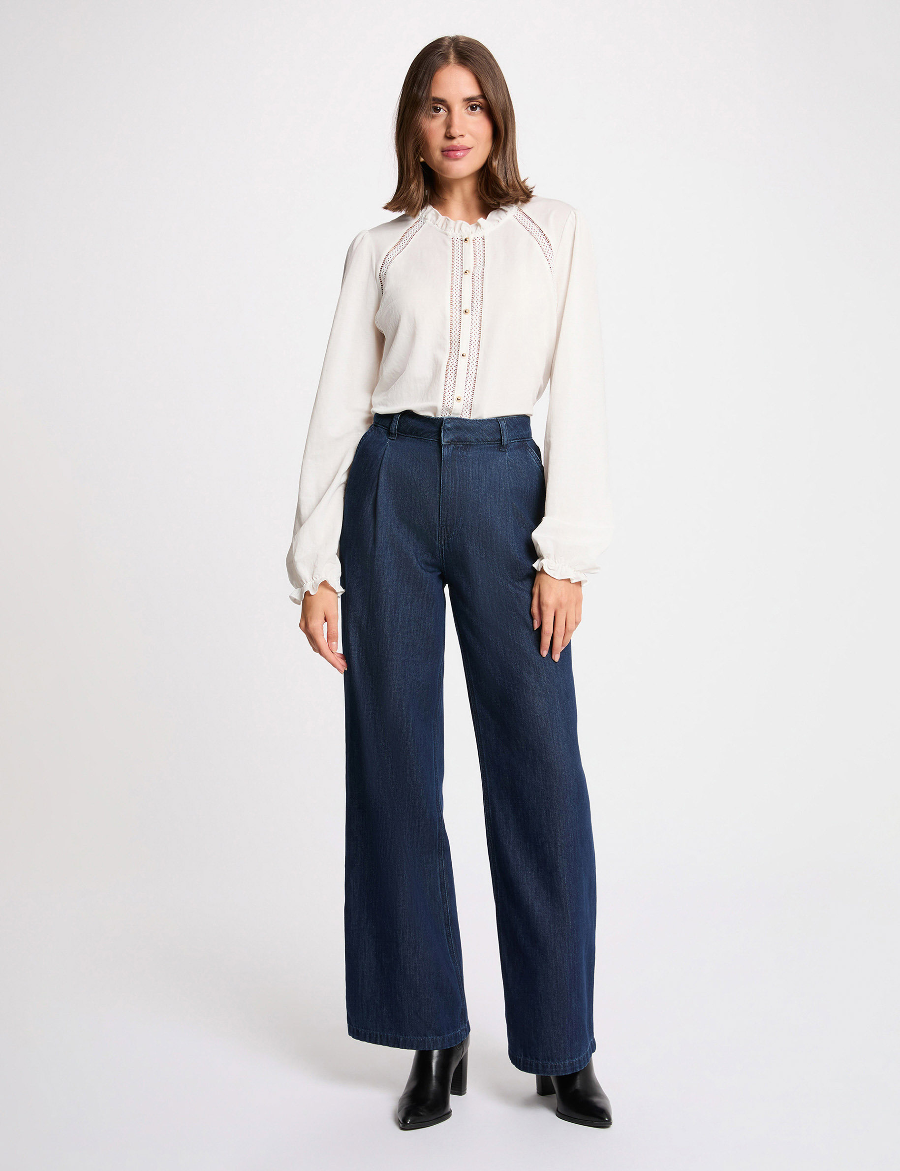 T-shirt dentelle col montant blanc femme