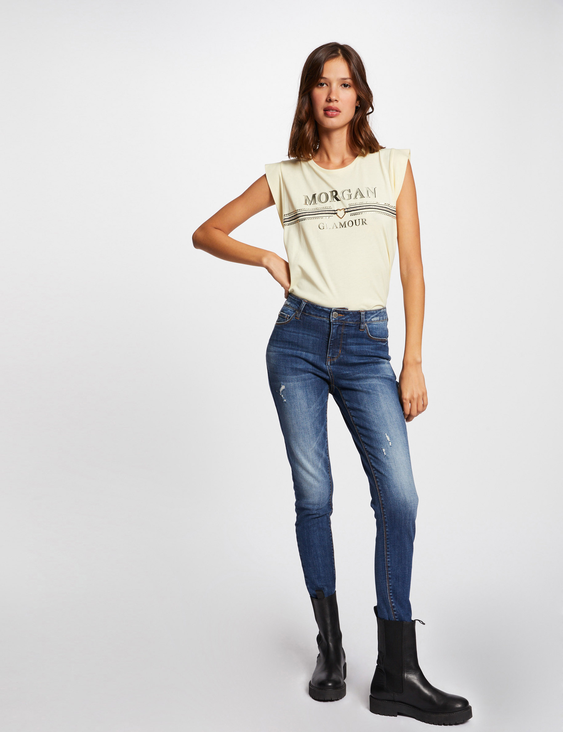 T-shirt met korte mouwen en opschrift strogeel vrouw