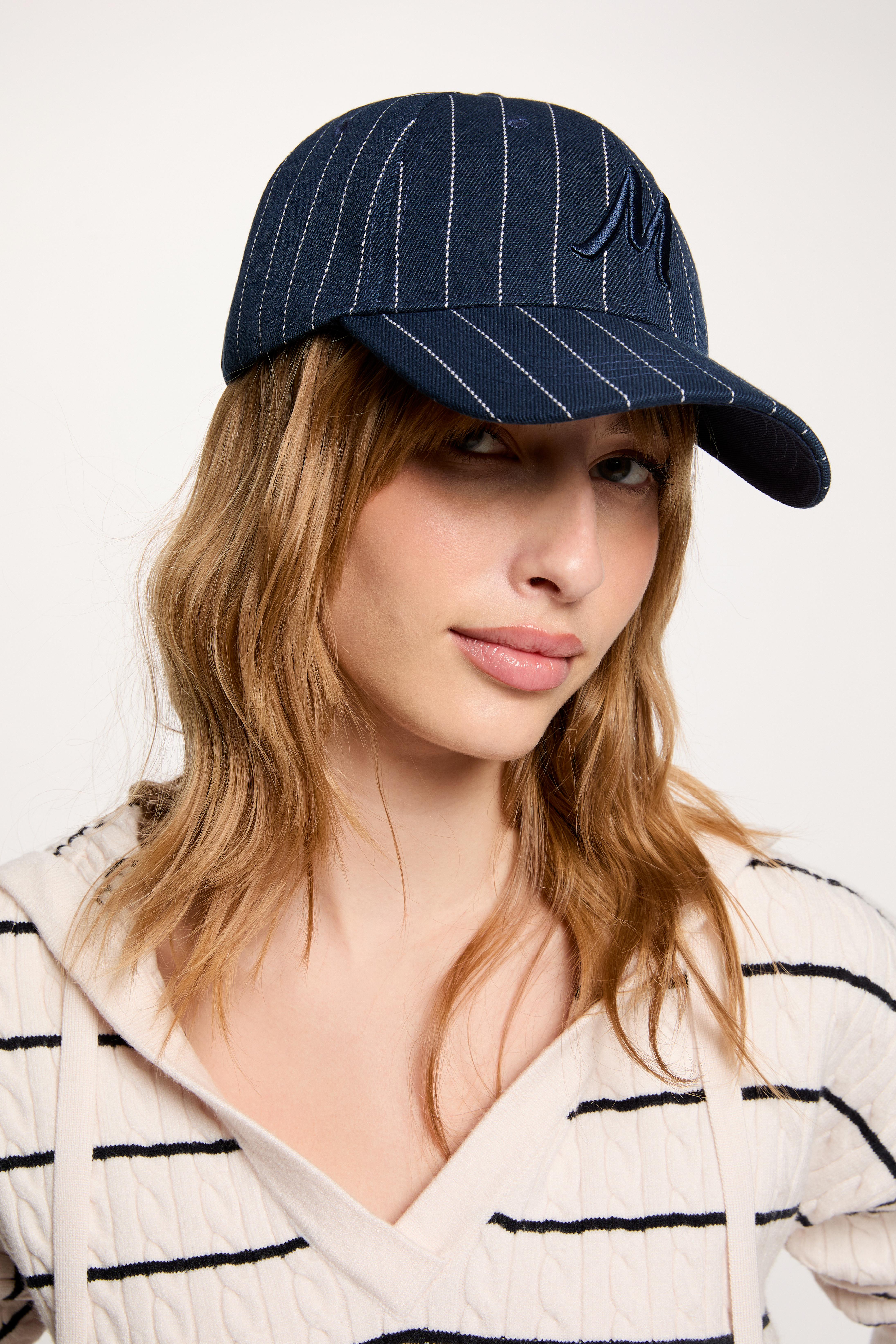 Casquette &agrave; rayures bleu marine femme